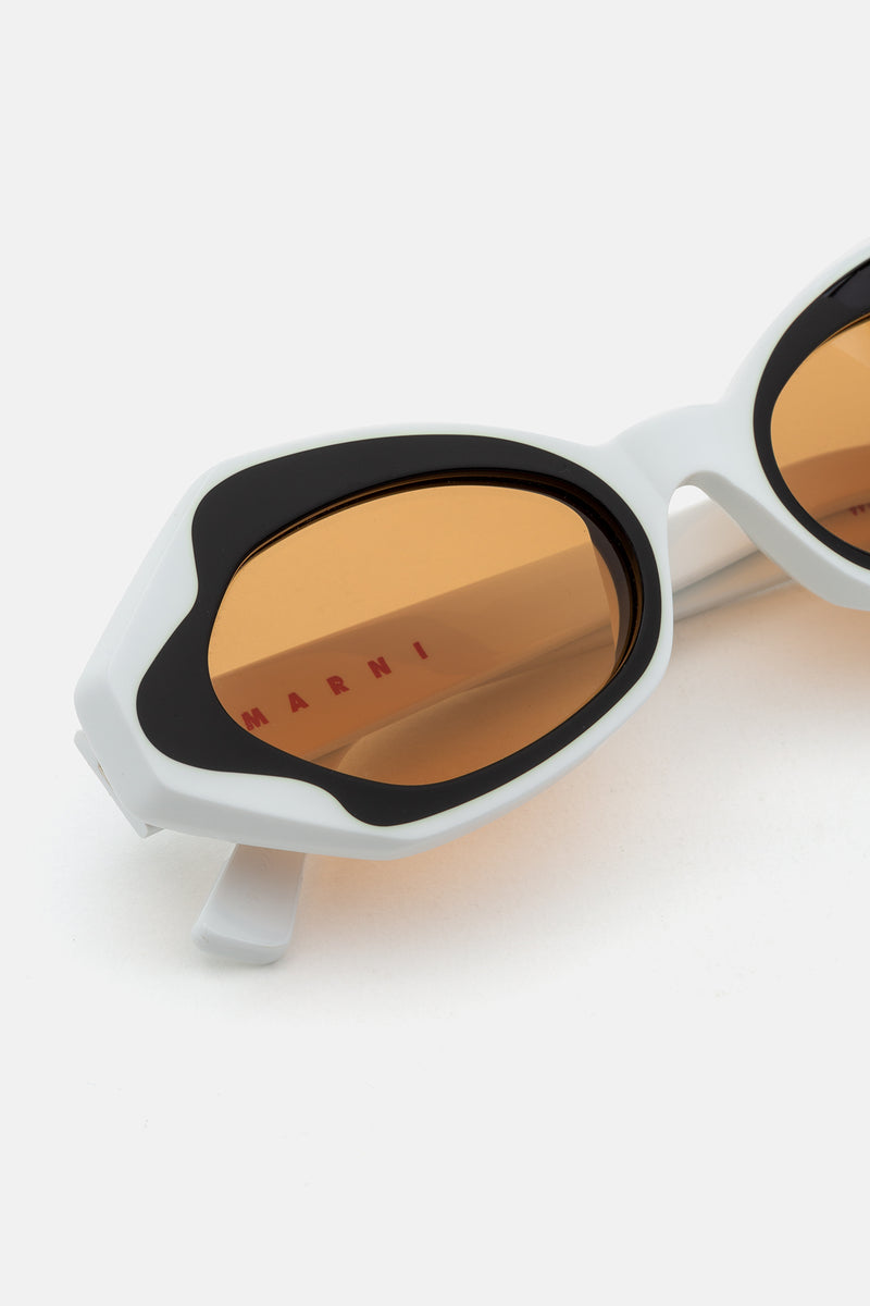 Unlahand White - Retrosuperfuture -