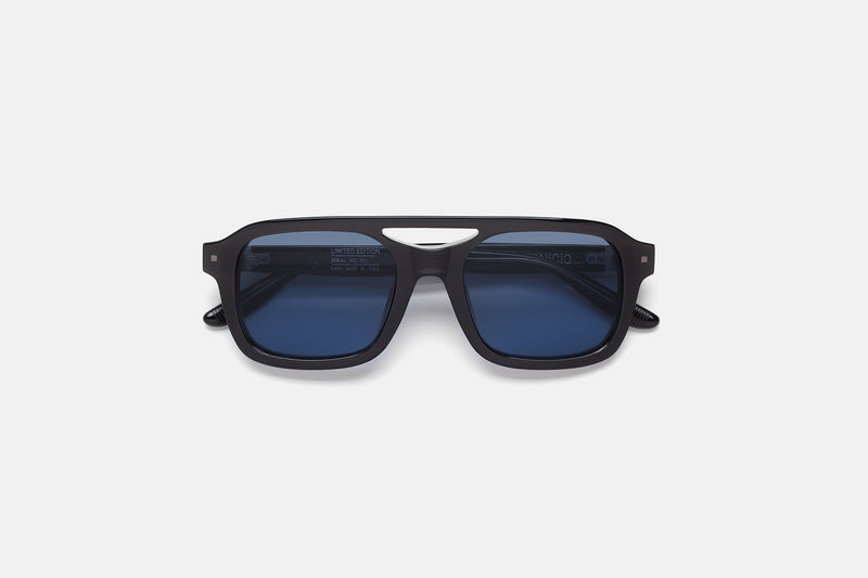 Vinicio Black - Retrosuperfuture -