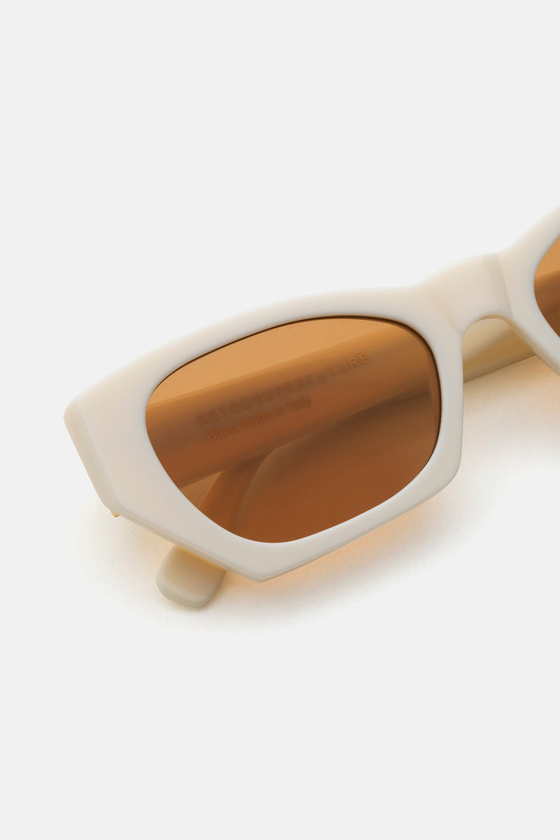 Amata Panna - Retrosuperfuture -