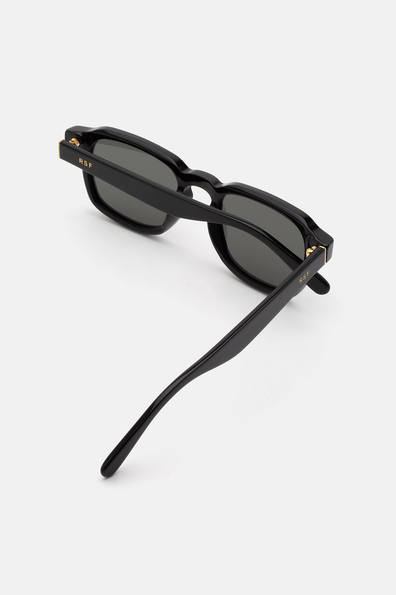 Luce Black - Retrosuperfuture -