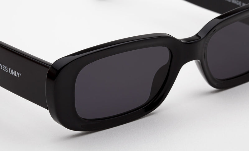Off–White Black - Retrosuperfuture -