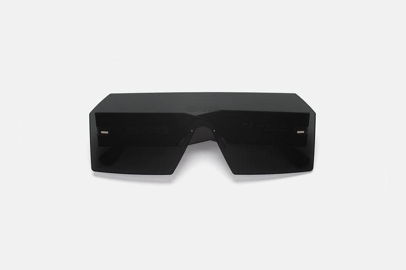 Visiones Black - Retrosuperfuture -