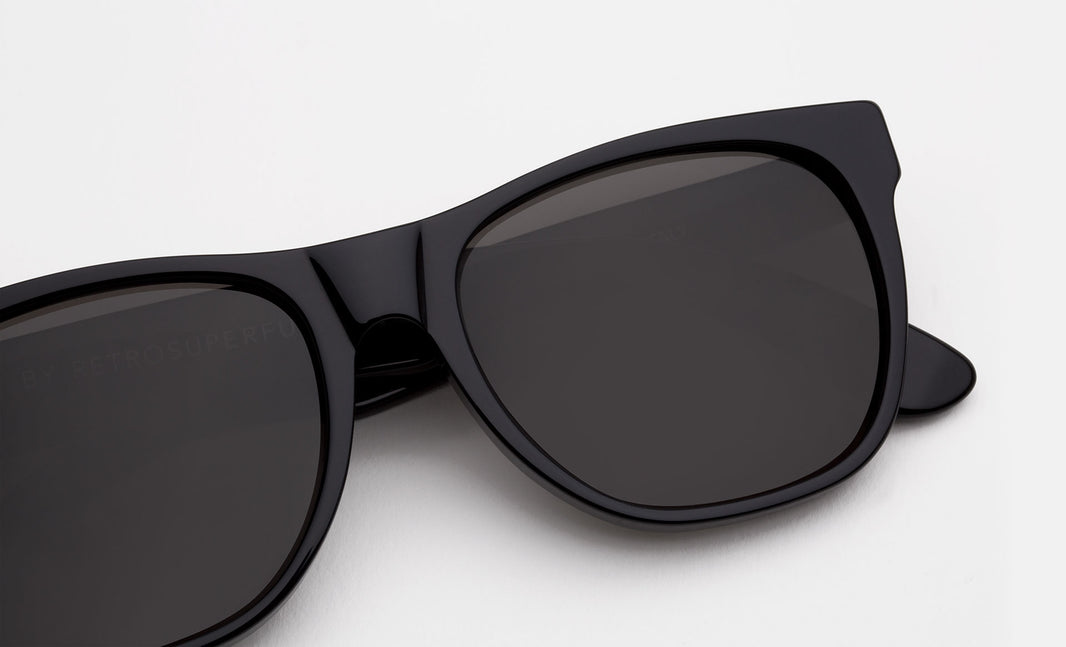 Classic Black - Retrosuperfuture -