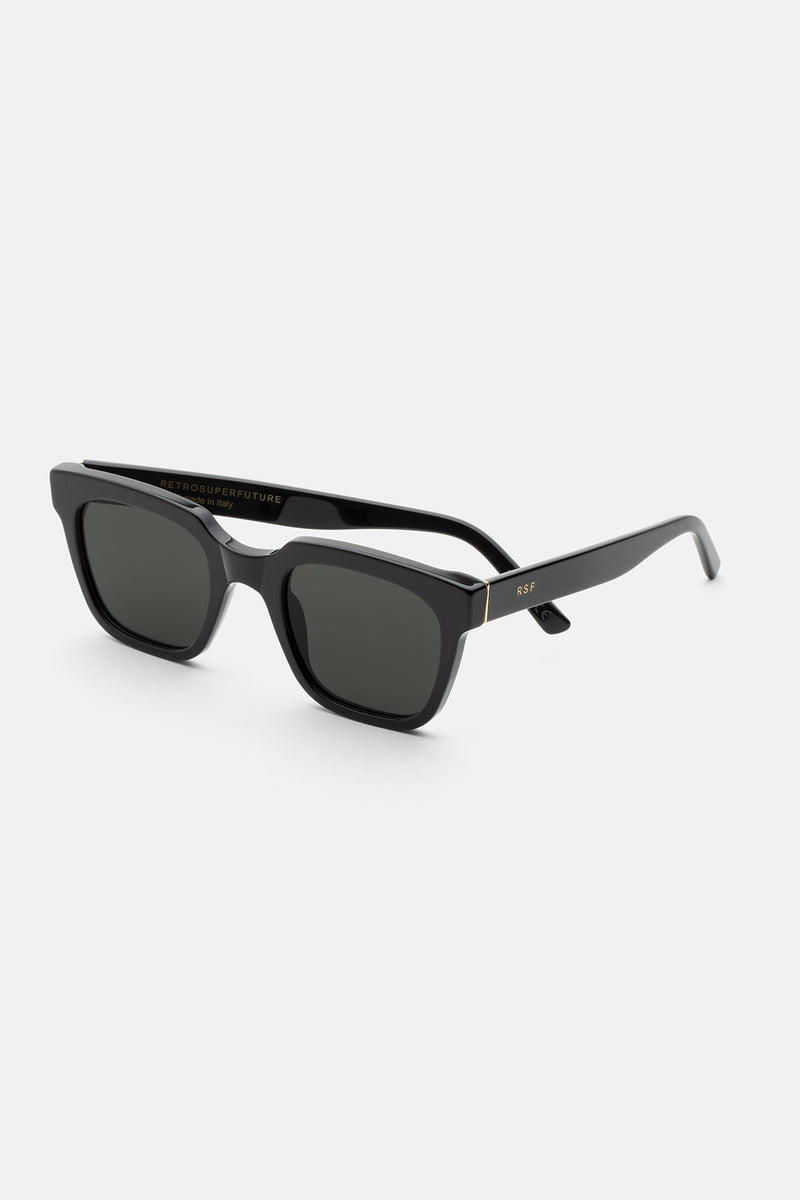 Giusto Black - Retrosuperfuture -