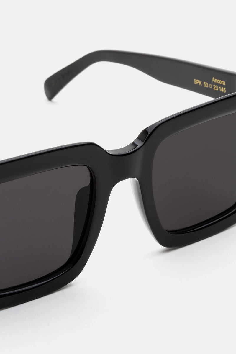 Ancora Black - Retrosuperfuture -