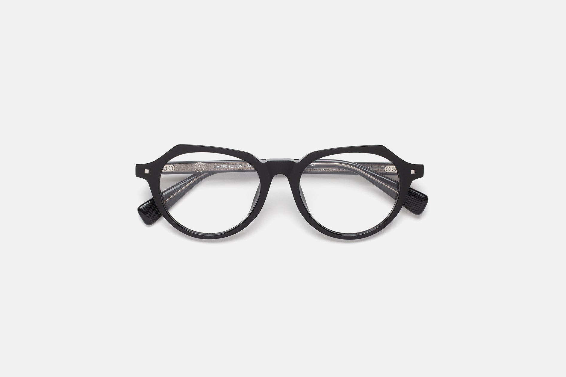 Hanna Black - Retrosuperfuture -