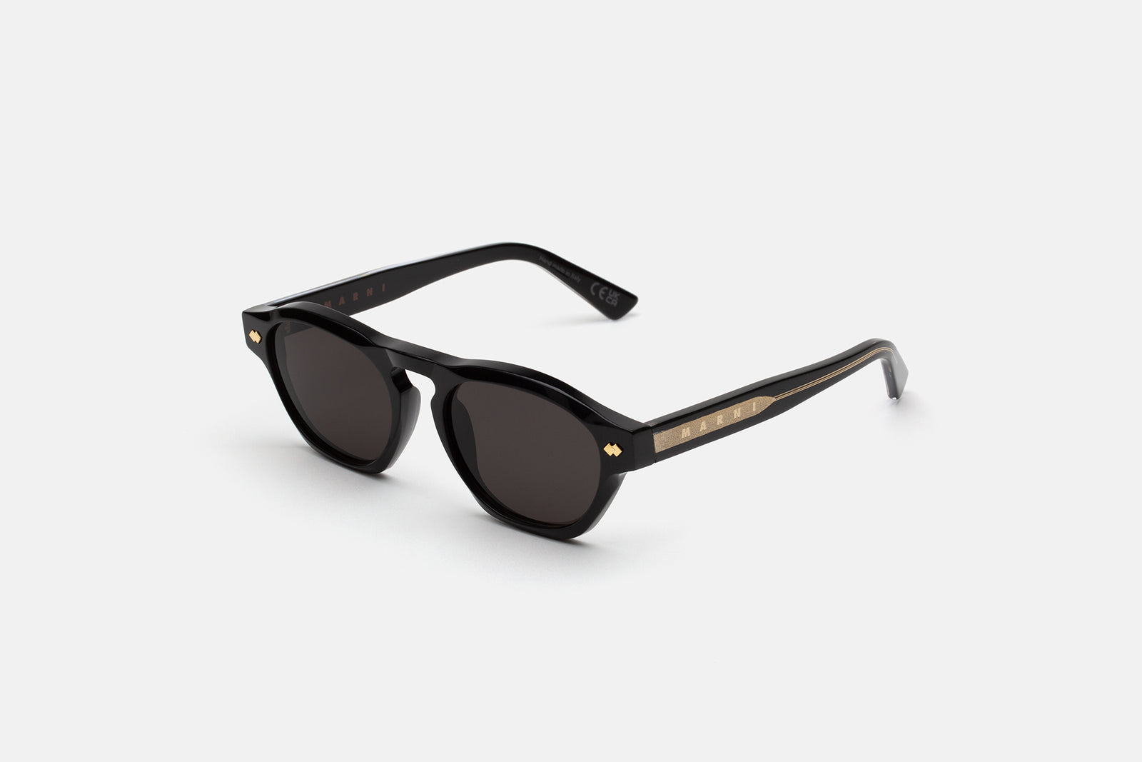 Yunari Black