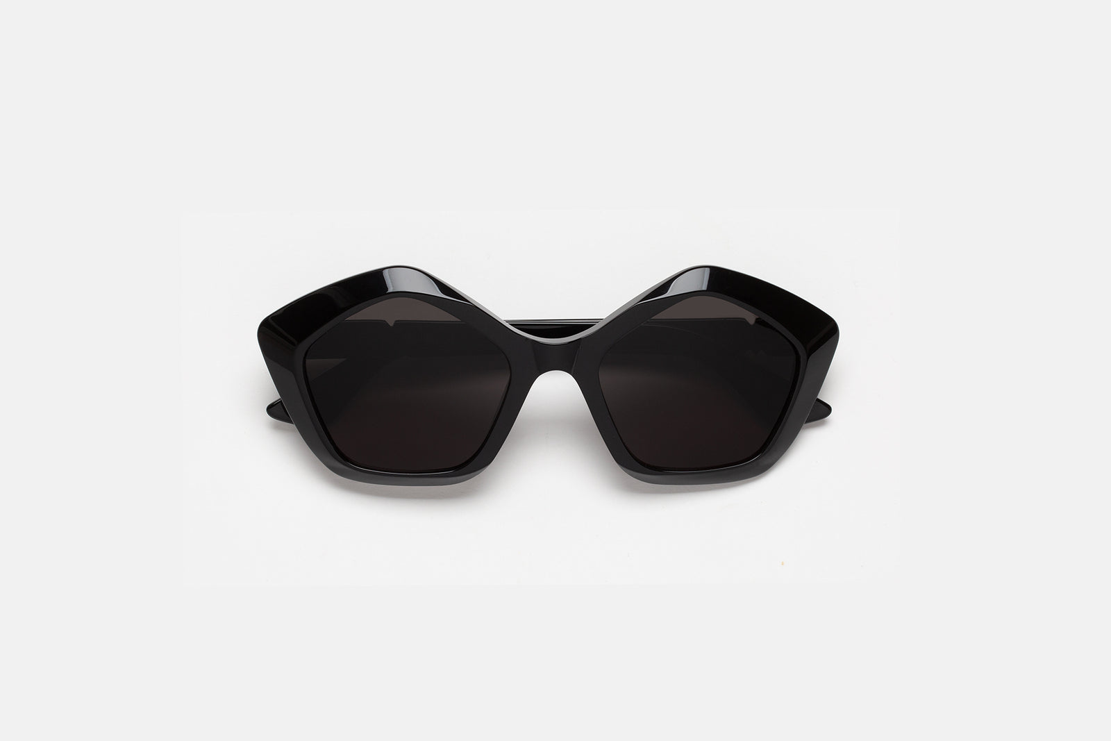 Eluvi Black