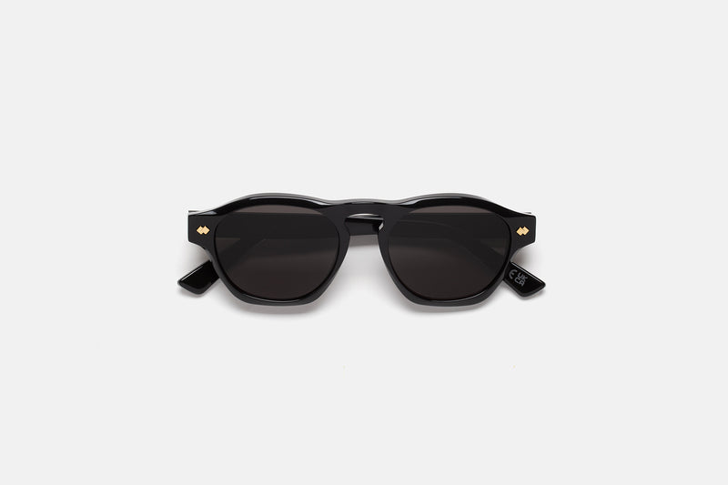 Yunari Black
