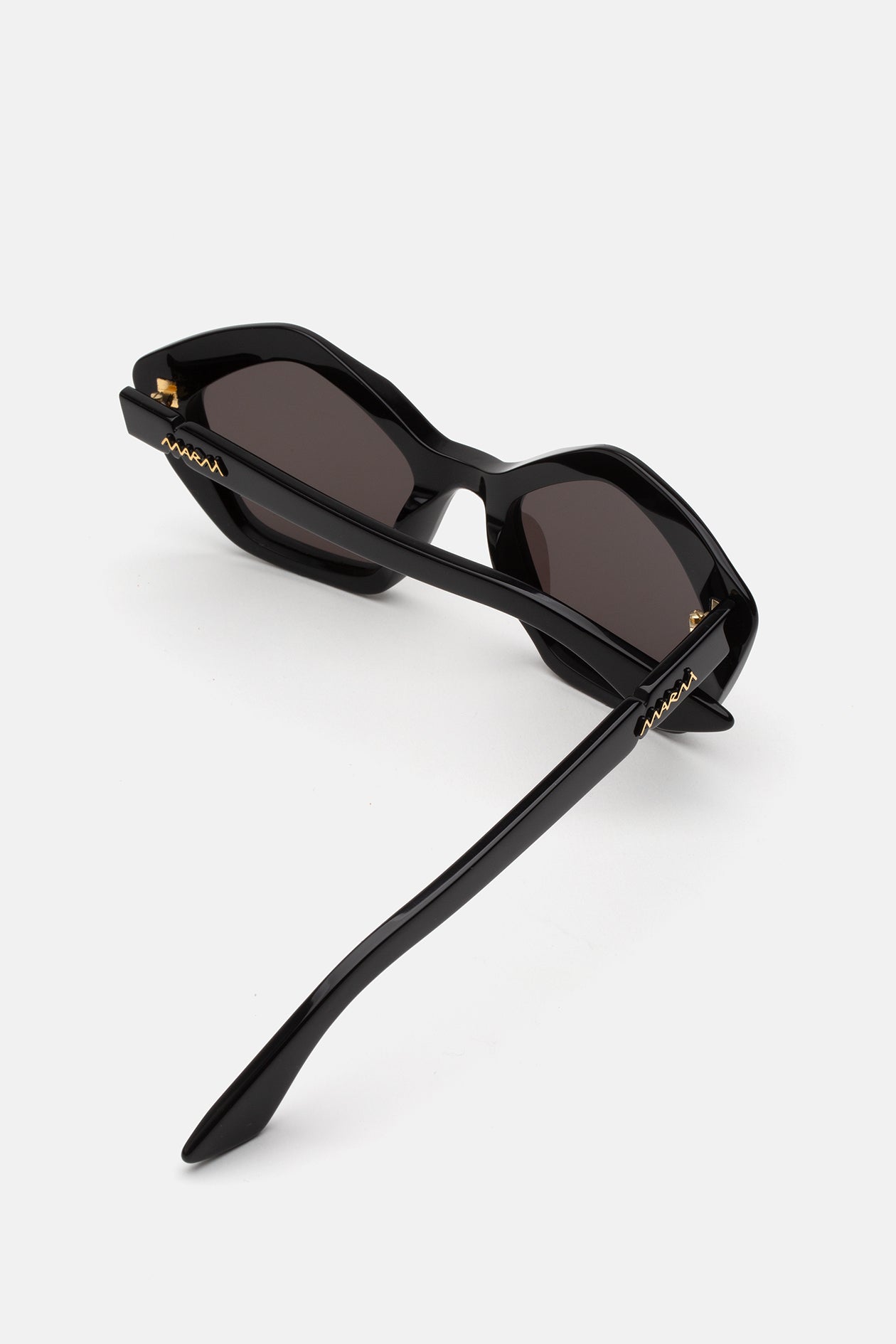Eluvi Black