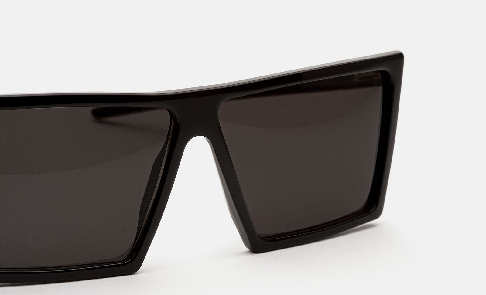 W Black - Retrosuperfuture -