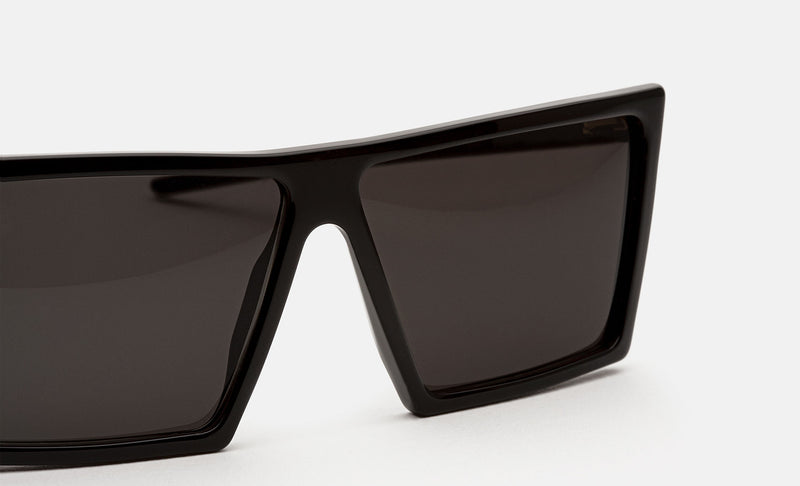 W Black - Retrosuperfuture -