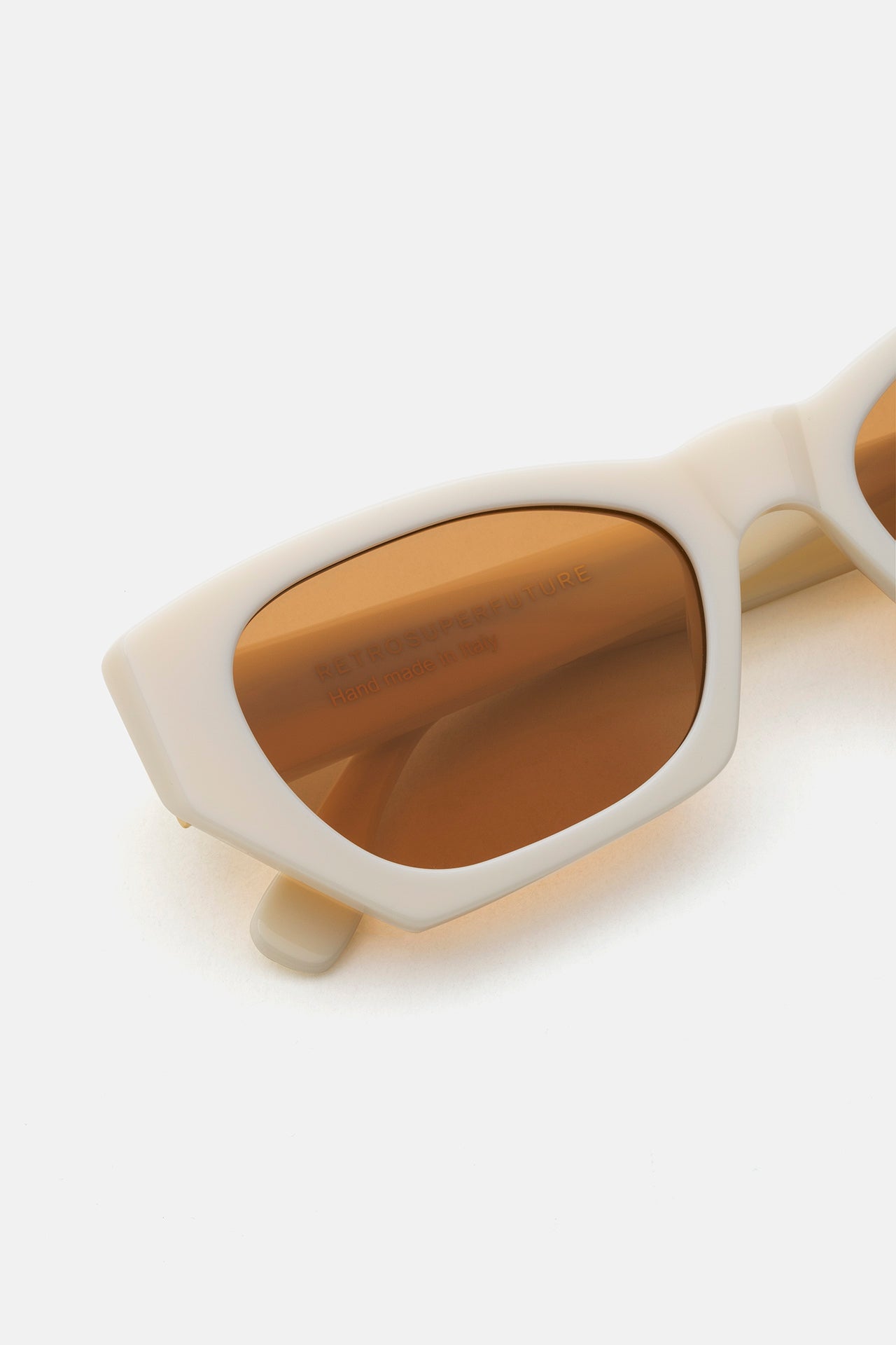 Amata Panna - Retrosuperfuture -