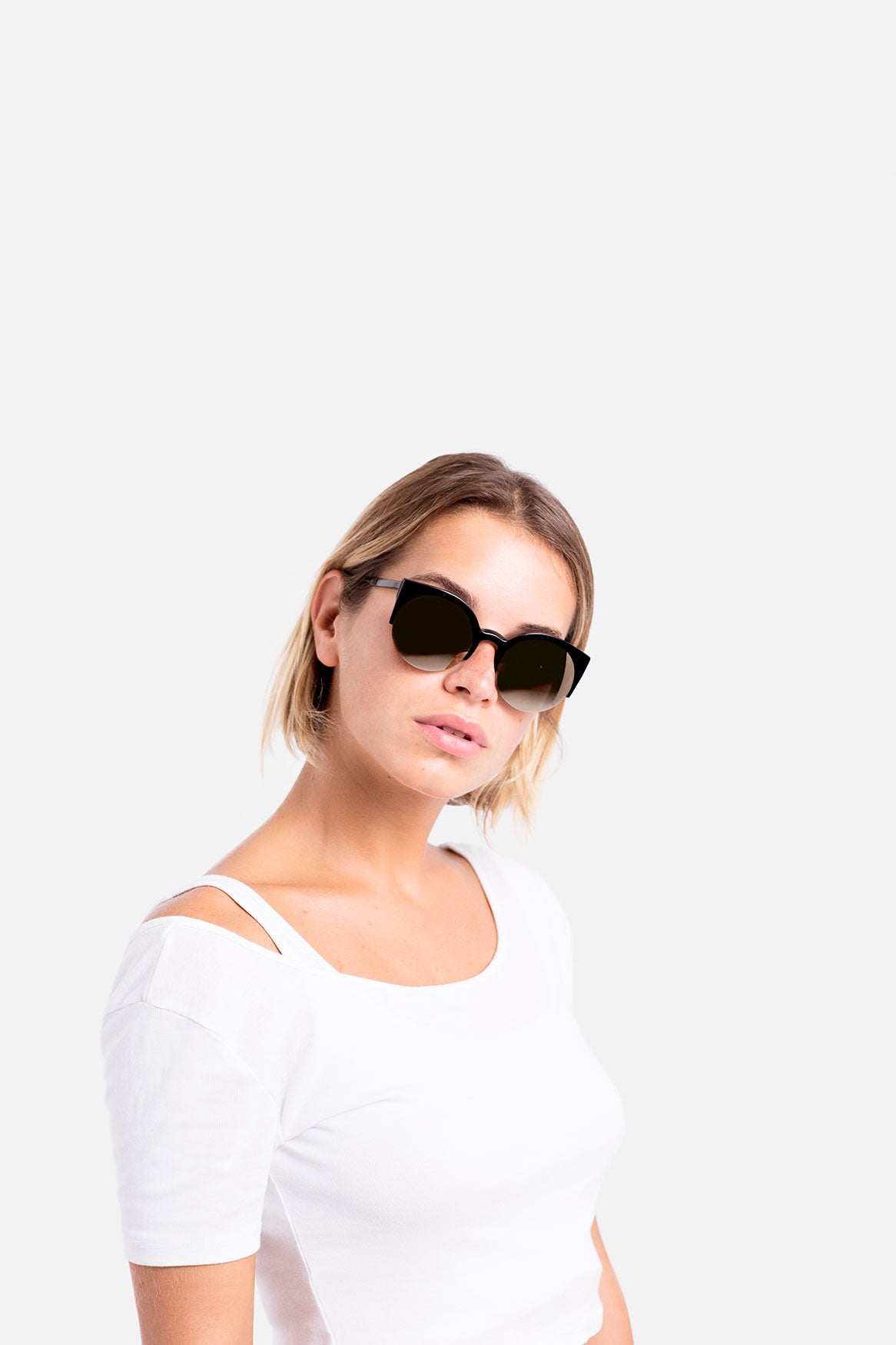 Lucia Black Ivory