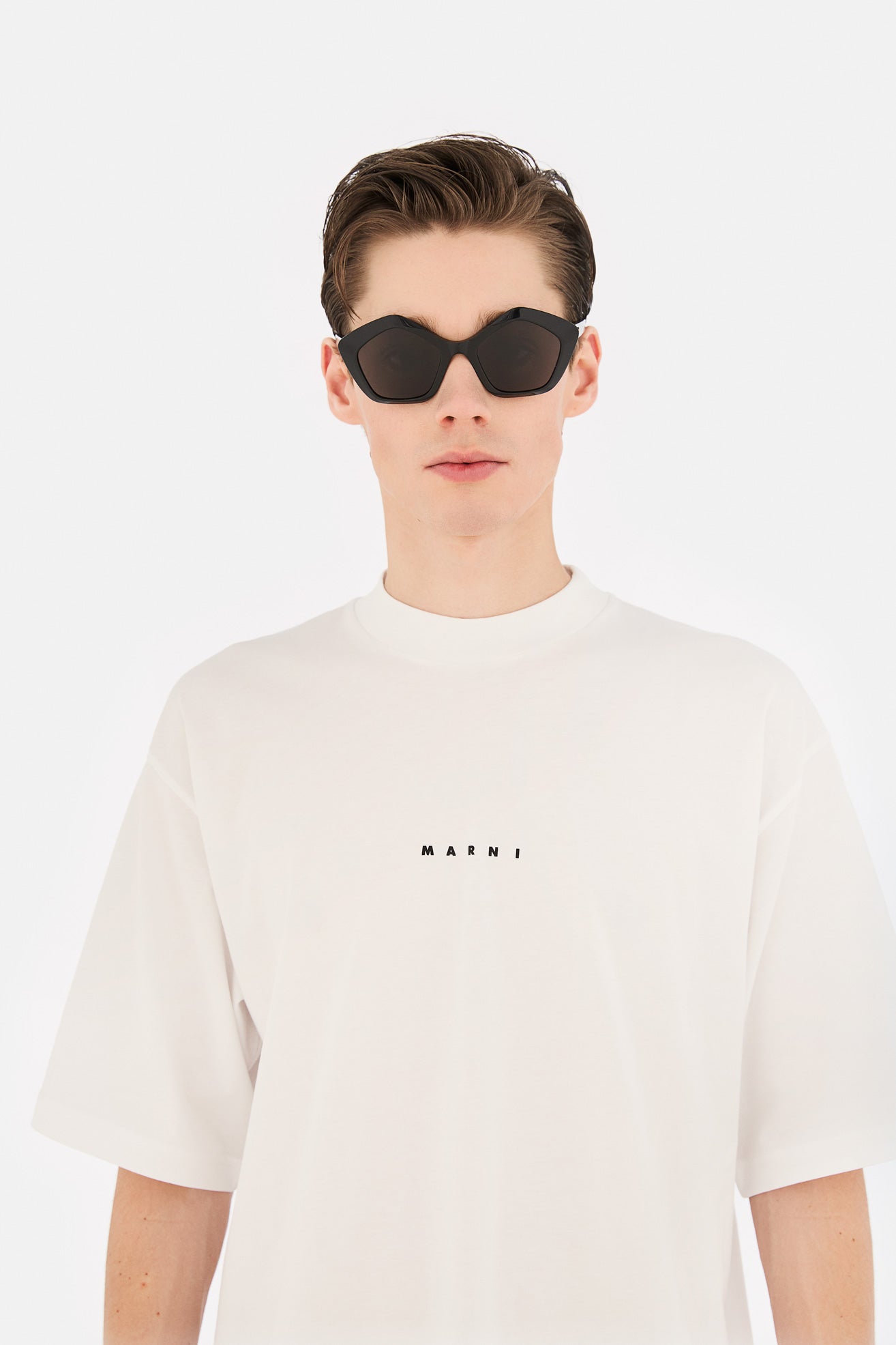Eluvi Black