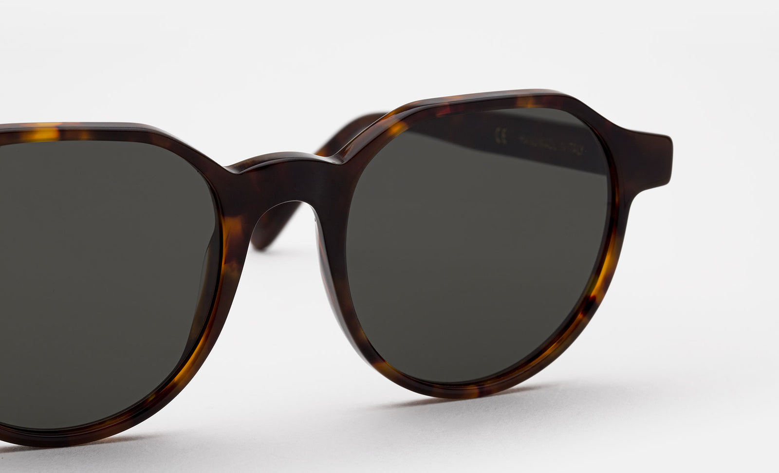 Noto Classic Havana - Retrosuperfuture -