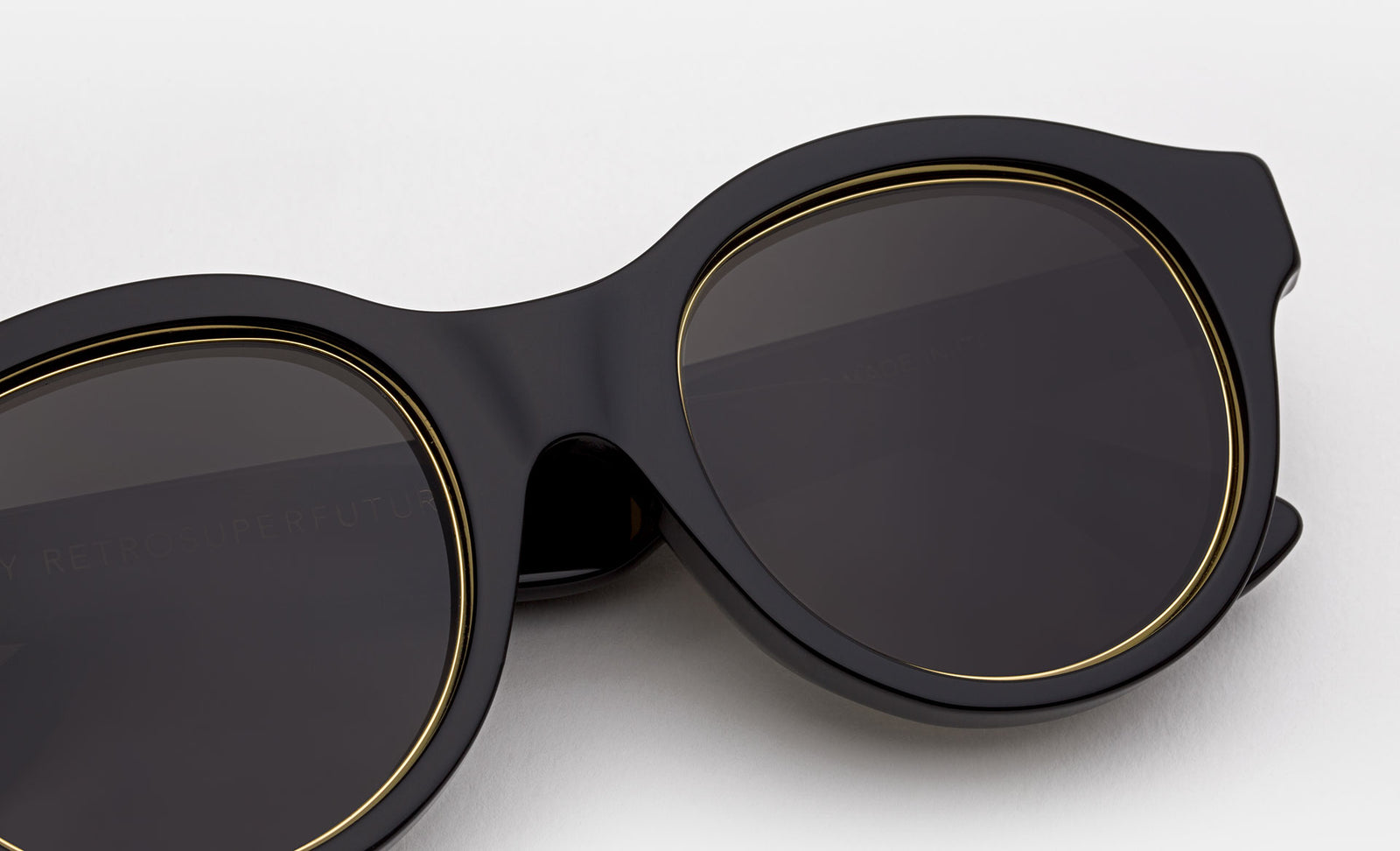 Mona Impero - Retrosuperfuture -