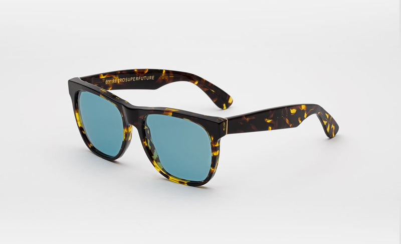Classic Distint Classics - Retrosuperfuture -
