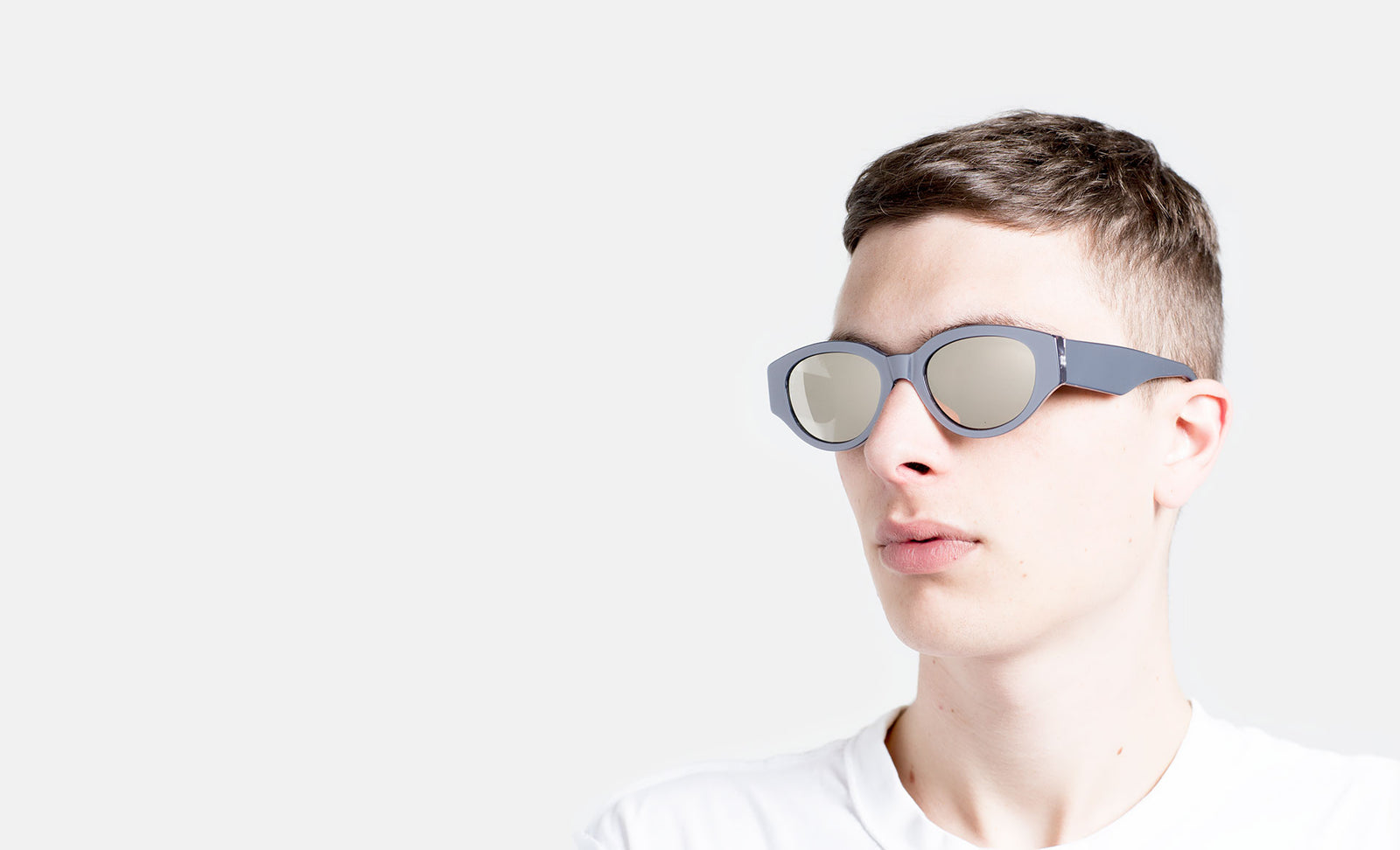 SUPER FOR COMPLEXCON Drew Mama Silver - Retrosuperfuture -