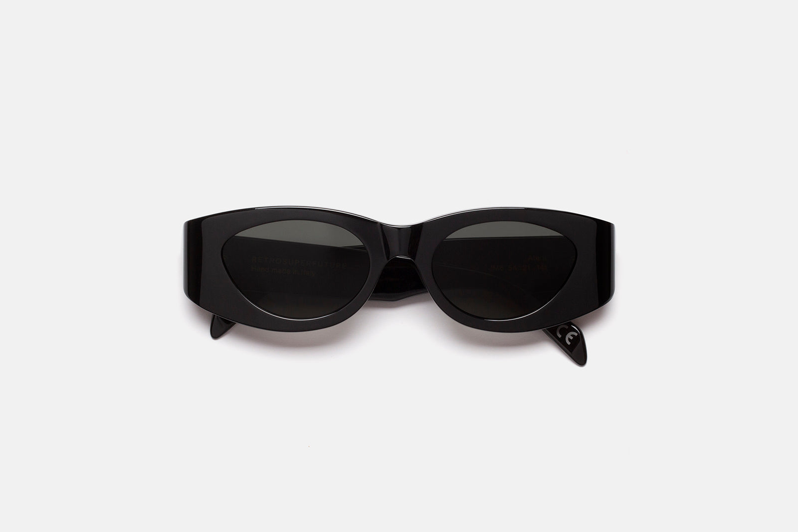 Atena Black - Retrosuperfuture -