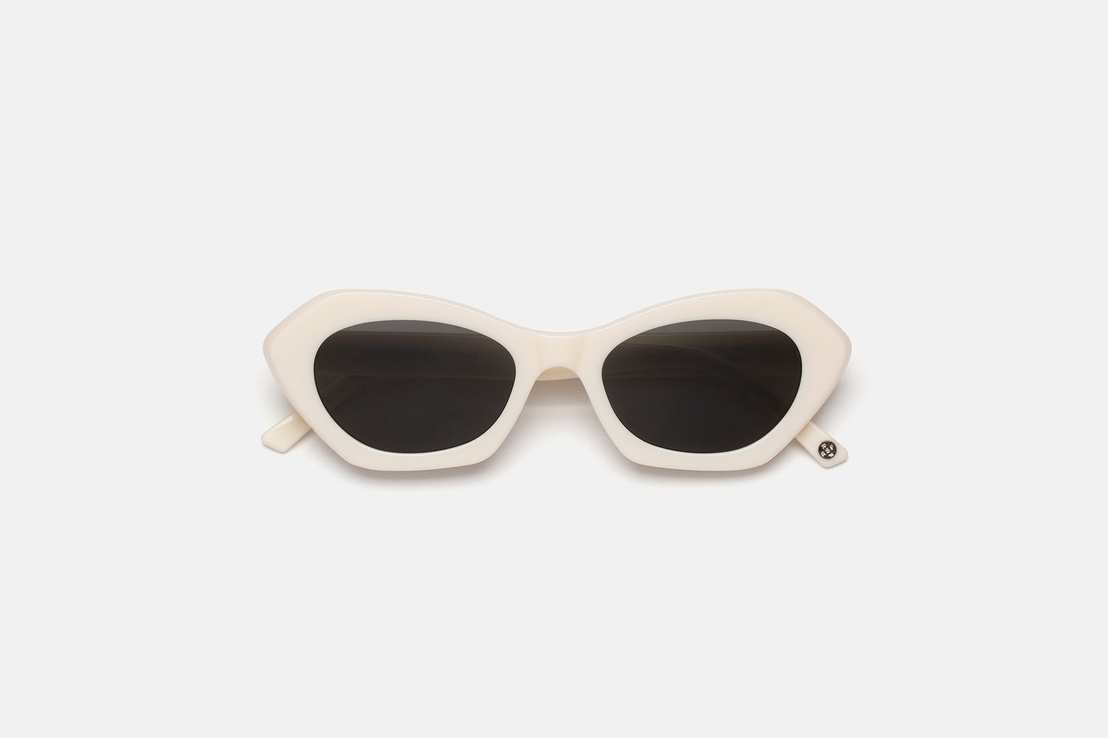 Rockabilly White - Retrosuperfuture -