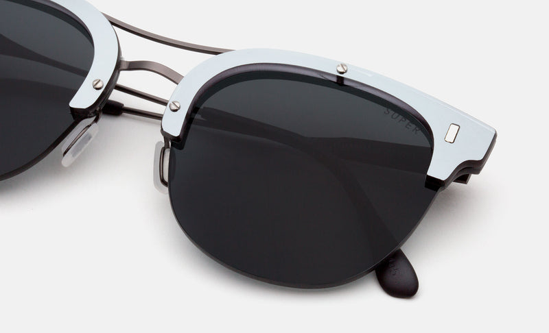 Strada Black - Retrosuperfuture -