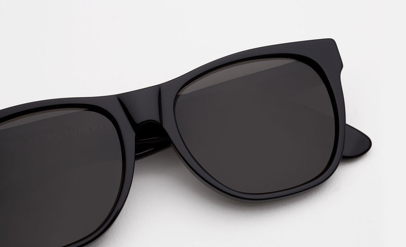 Classic Black - Retrosuperfuture -
