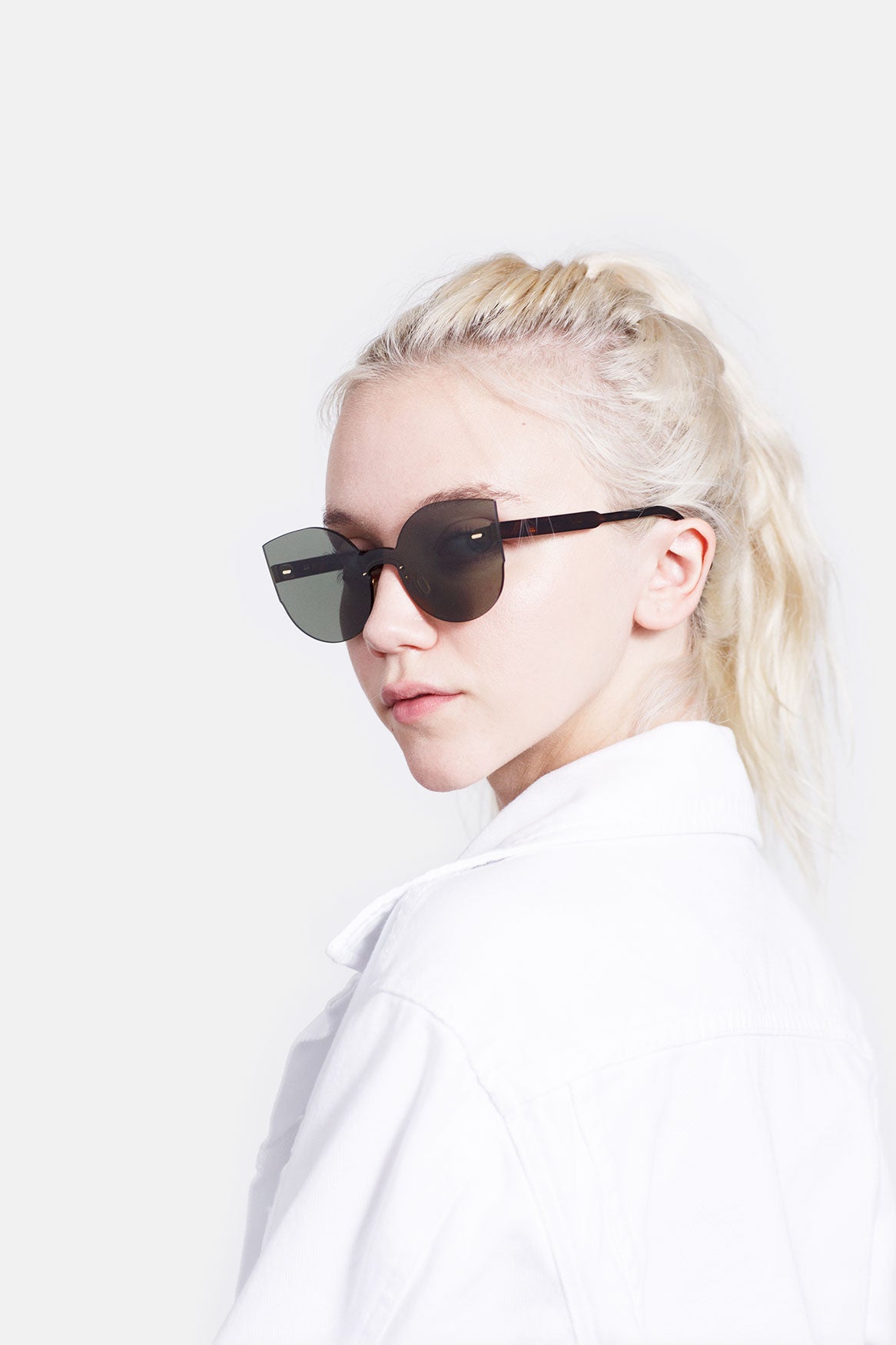 Screen Lucia Green - Retrosuperfuture -