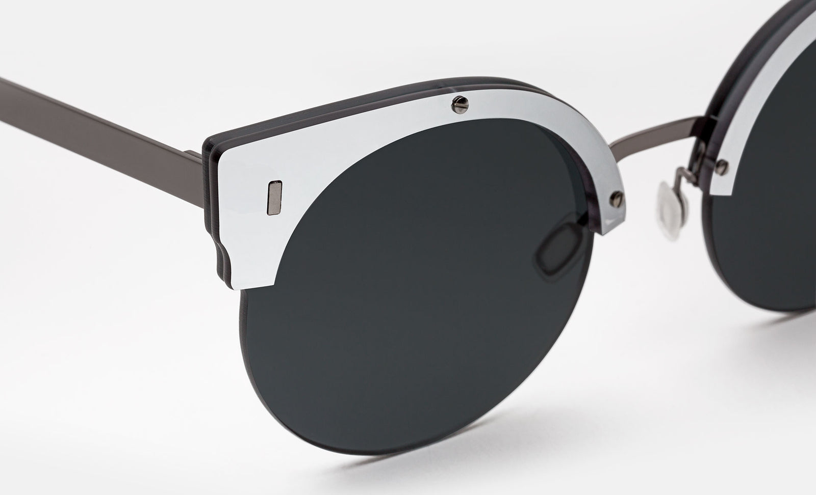 Era Black - Retrosuperfuture -