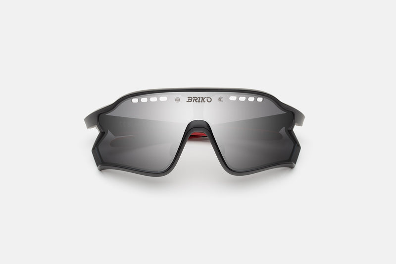 DAINTREE Black red A04 - Retrosuperfuture -